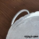 سینی مس سفید قلع شده گرد دسته و پایه دار دست ساز طرح ترمه ( تمام دست ساز) - Image 3